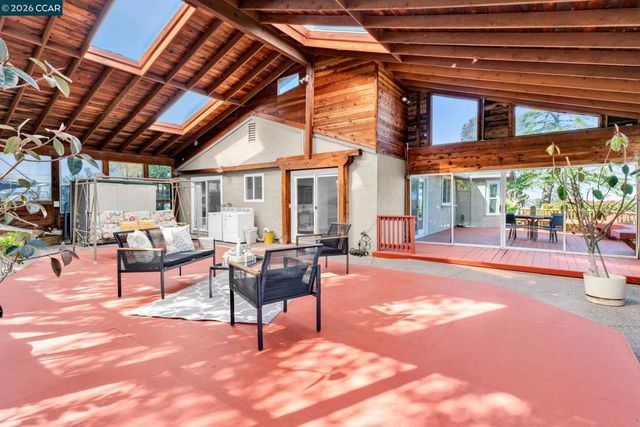 2081 2081 Essenay Ave, Walnut Creek, CA 94597