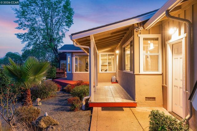 2081 2081 Essenay Ave, Walnut Creek, CA 94597