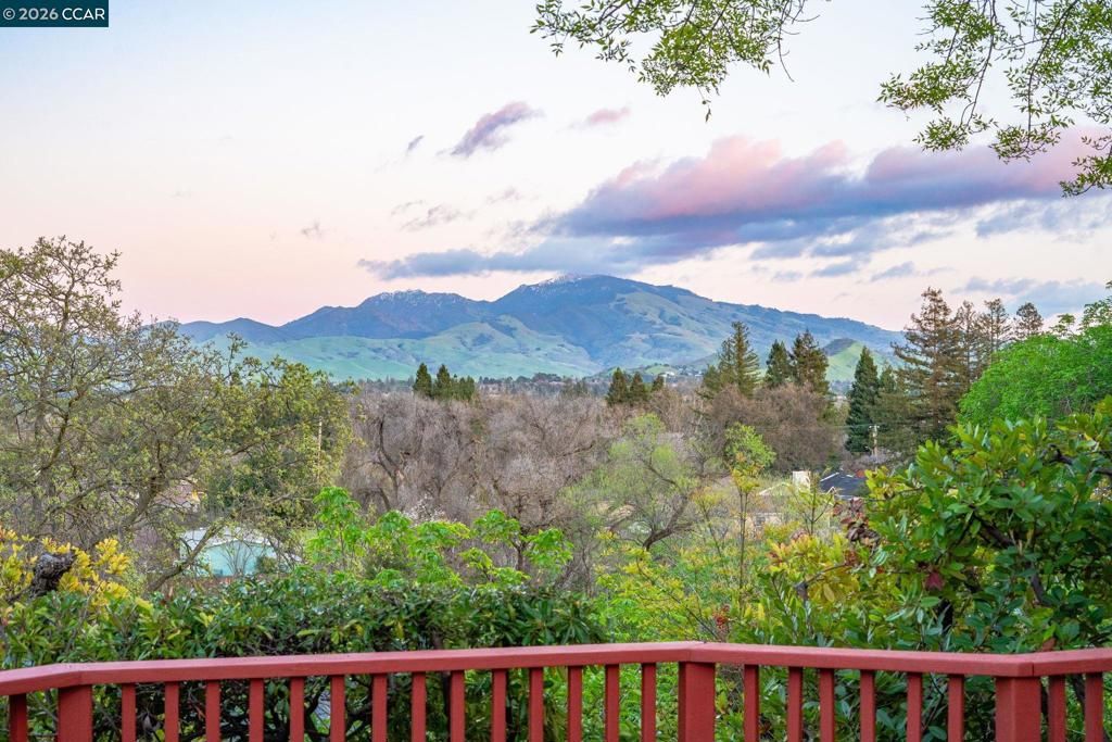 2081 2081 Essenay Ave, Walnut Creek, CA 94597