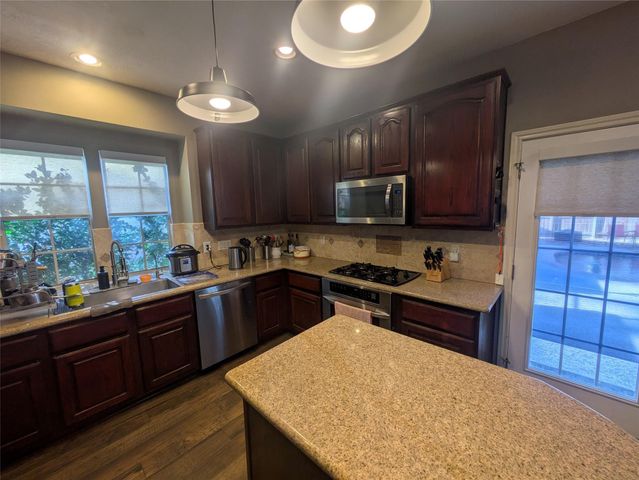 9222 Symphonic Lane, Houston, TX 77040