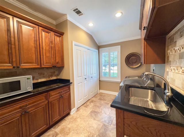 622 Ridgecrest Drive, Irving, TX 75060