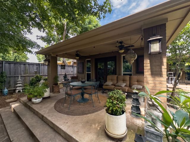 622 Ridgecrest Drive, Irving, TX 75060