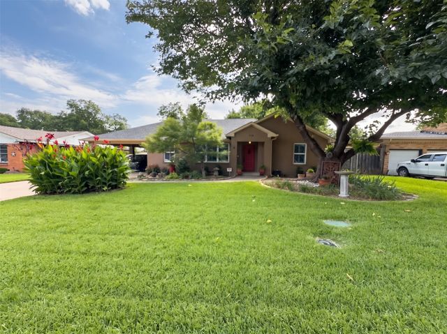 622 Ridgecrest Drive, Irving, TX 75060