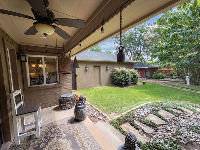 622 Ridgecrest Drive, Irving, TX 75060