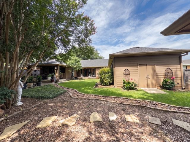 622 Ridgecrest Drive, Irving, TX 75060