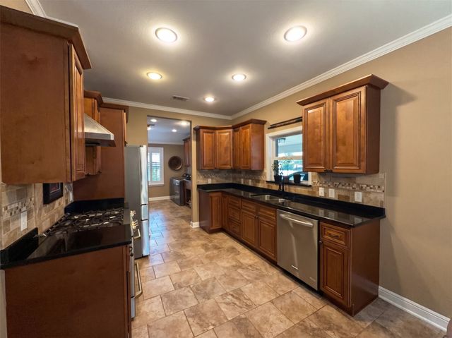 622 Ridgecrest Drive, Irving, TX 75060