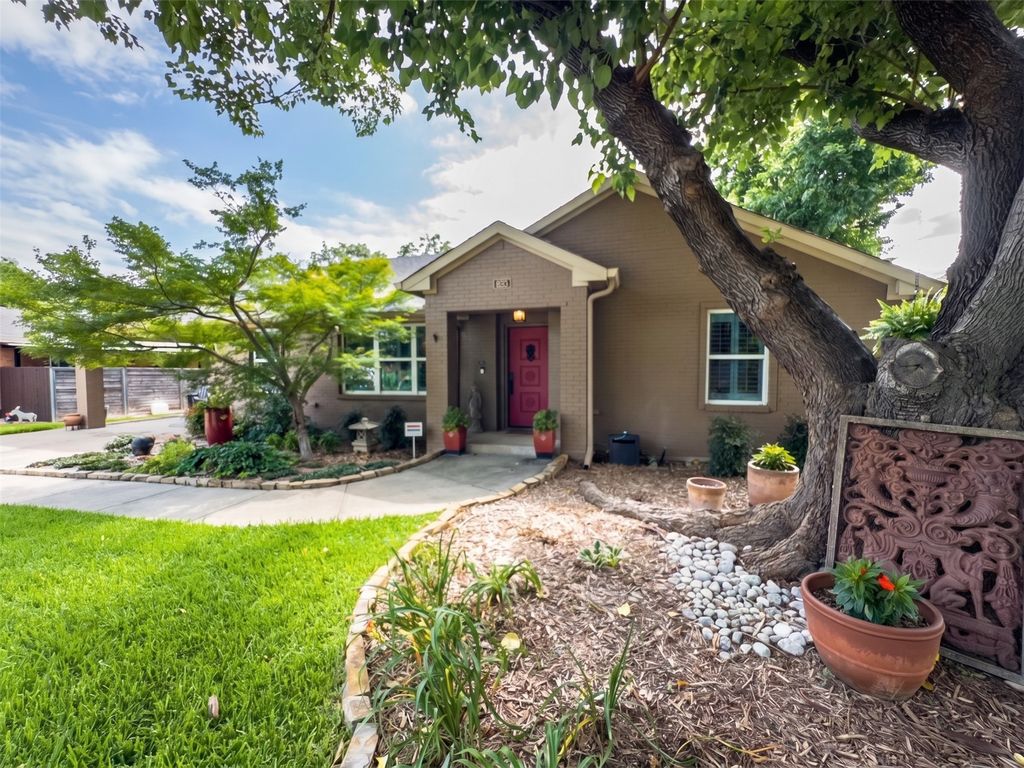 622 Ridgecrest Drive, Irving, TX 75060