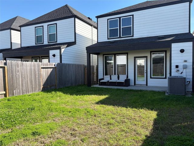 2913 Crown Gate Drive, Houston, TX 77047