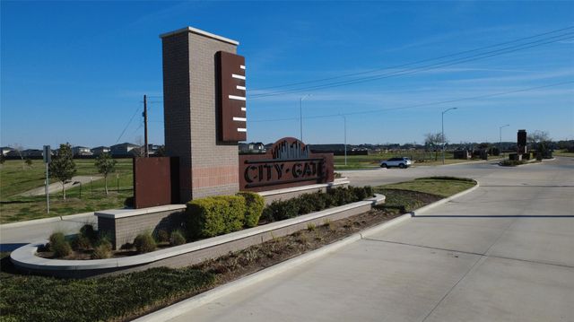 2913 Crown Gate Drive, Houston, TX 77047