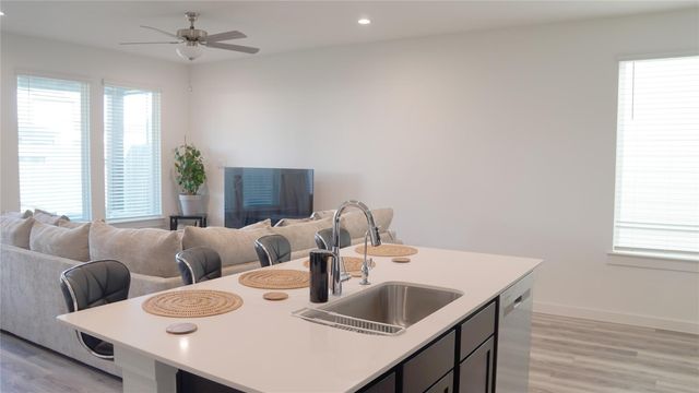 2913 Crown Gate Drive, Houston, TX 77047