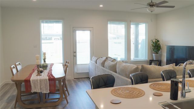 2913 Crown Gate Drive, Houston, TX 77047