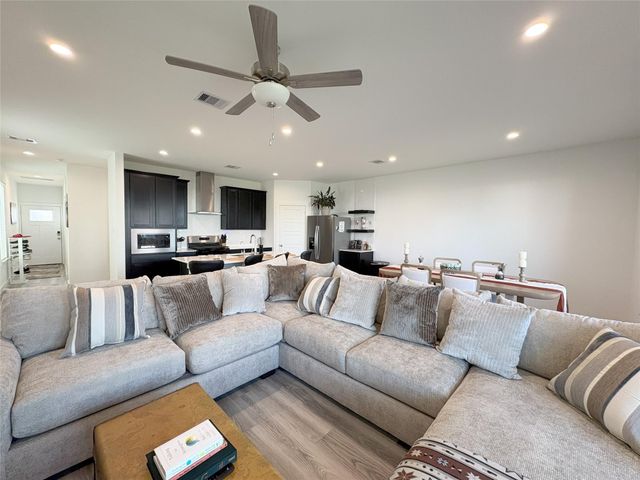 2913 Crown Gate Drive, Houston, TX 77047