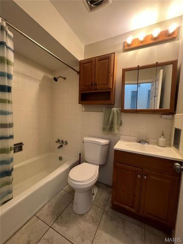 2231 Rosegarden Drive, St Louis, MO 63125