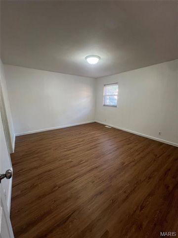 2231 Rosegarden Drive, St Louis, MO 63125