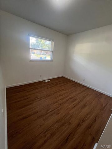 2231 Rosegarden Drive, St Louis, MO 63125