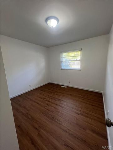 2231 Rosegarden Drive, St Louis, MO 63125