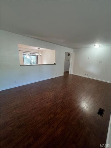 2231 Rosegarden Drive, St Louis, MO 63125