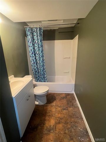 2231 Rosegarden Drive, St Louis, MO 63125