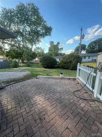 2231 Rosegarden Drive, St Louis, MO 63125