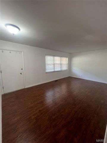 2231 Rosegarden Drive, St Louis, MO 63125