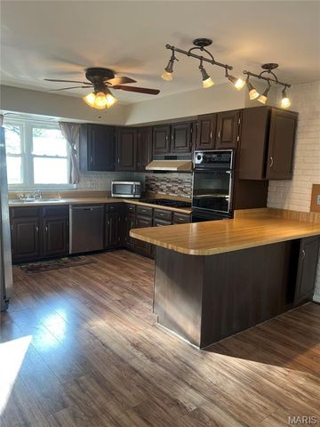 2231 Rosegarden Drive, St Louis, MO 63125