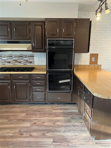 2231 Rosegarden Drive, St Louis, MO 63125