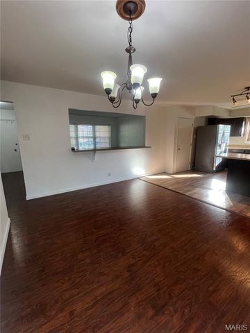 2231 Rosegarden Drive, St Louis, MO 63125