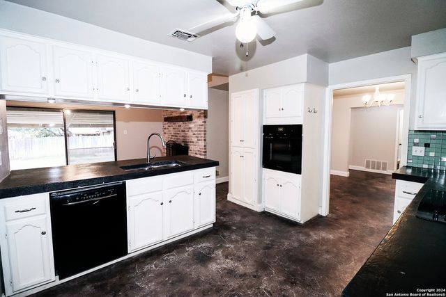 7227 Trace Buckle, San Antonio, TX 78240
