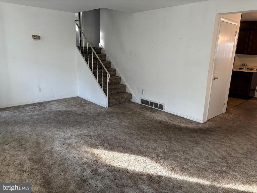 Image 5 of property listing at 38 JACQUELINE DR, Paoli, PA 19301