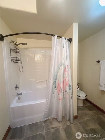 8205 Hide A Way Lane NW, Silverdale, WA 98383