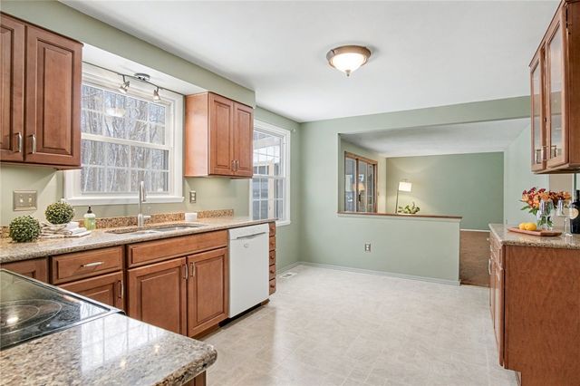 140 Overland, Henrietta, NY 14586