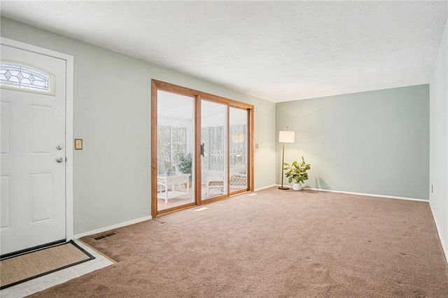 140 Overland, Henrietta, NY 14586