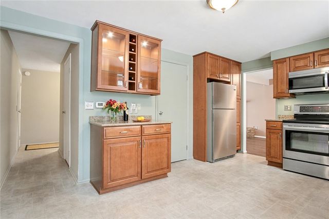 140 Overland, Henrietta, NY 14586