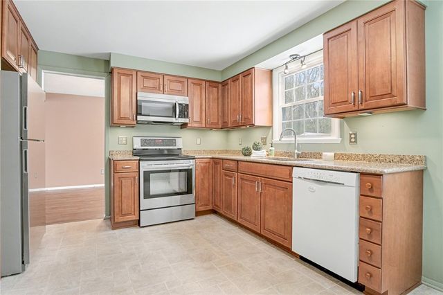 140 Overland, Henrietta, NY 14586