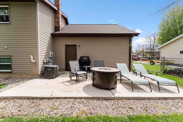 1502 Briar Lane, Sun Prairie, WI 53590