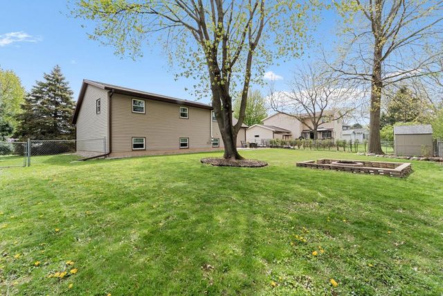 1502 Briar Lane, Sun Prairie, WI 53590
