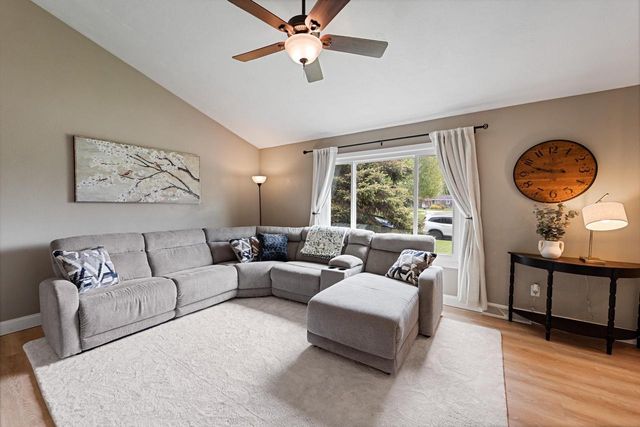 1502 Briar Lane, Sun Prairie, WI 53590