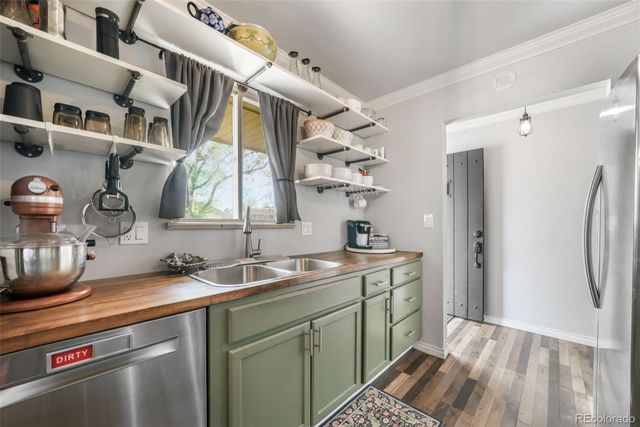 140 S Kendall Street, Lakewood, CO 80226