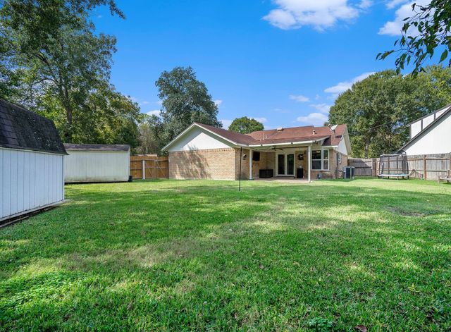 226 Pecan Drive, League City, TX 77573