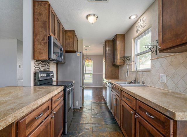 226 Pecan Drive, League City, TX 77573