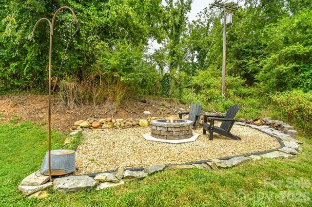 110 West Lane, Brevard, NC 28712