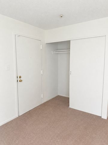 50 Village Brook Ln 6, Natick, MA 01760