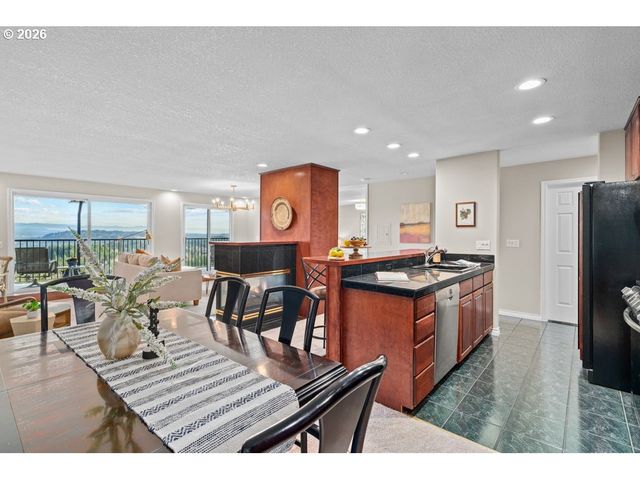 45 Eagle Crest Dr 514, Lake Oswego, OR 97035