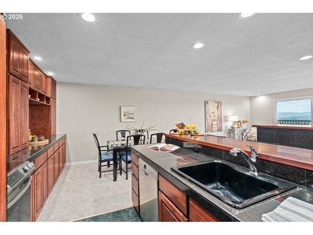 45 Eagle Crest Dr 514, Lake Oswego, OR 97035