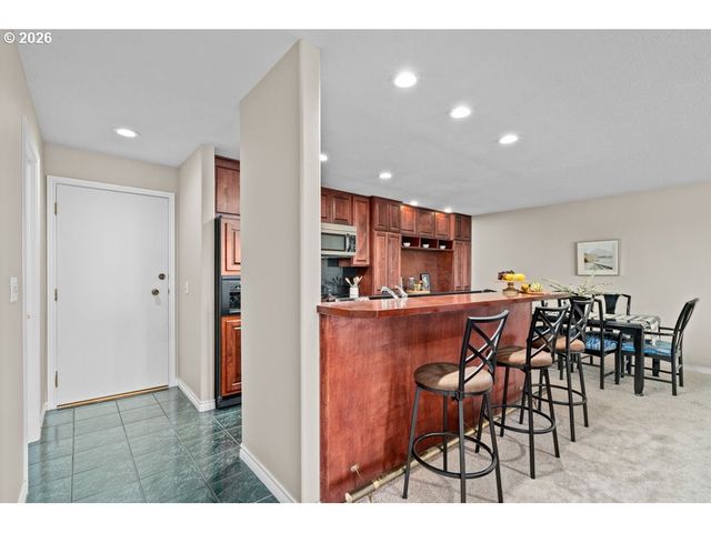 45 Eagle Crest Dr 514, Lake Oswego, OR 97035