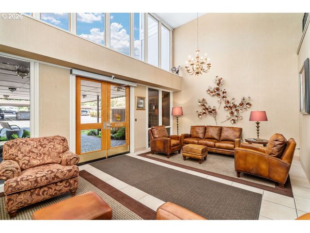 45 Eagle Crest Dr 514, Lake Oswego, OR 97035