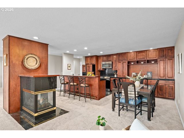 45 Eagle Crest Dr 514, Lake Oswego, OR 97035