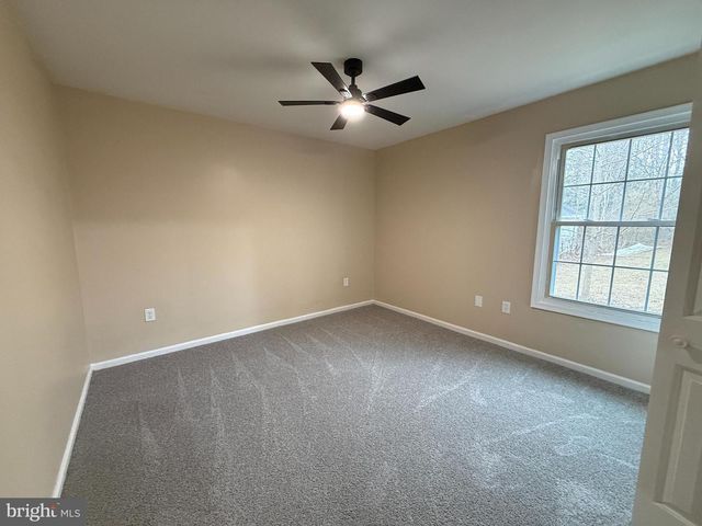 2409 QUAIL OAK DR, Ruther Glen, VA 22546