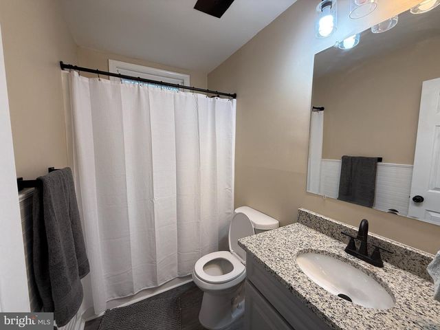 2409 QUAIL OAK DR, Ruther Glen, VA 22546