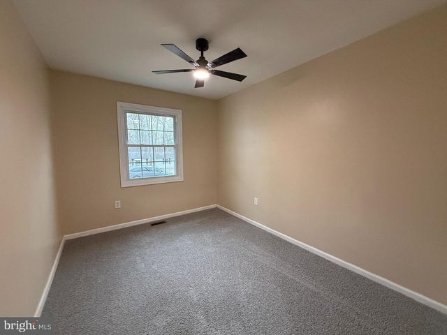 2409 QUAIL OAK DR, Ruther Glen, VA 22546